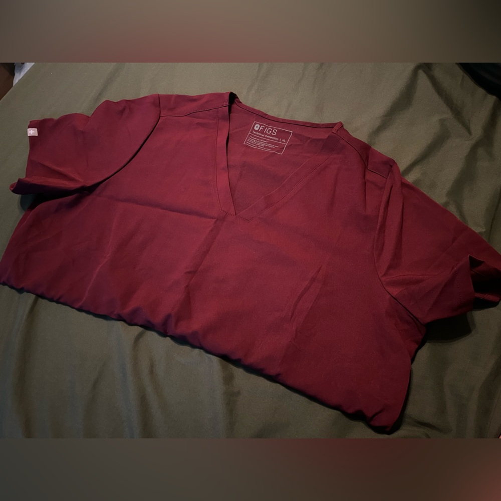 FIGS Burgundy Casma- Three PocketScrub Top